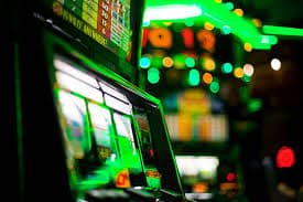 betfary Live Baccarat dealer table studio HD camera
